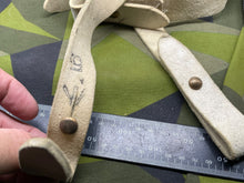 Charger l'image dans la galerie, Original British Army Buff White Leather Sword Hangers / Drum Hangers ? - The Militaria Shop