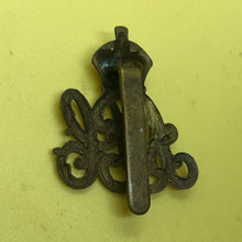 Charger l'image dans la galerie, Original WW1/WW2 British Army Pay Corps Cap Badge - The Militaria Shop