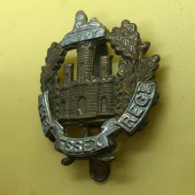 Load image into Gallery viewer, Original WW1/WW2 British Army The Essex Regiment Cap Badge - The Militaria Shop