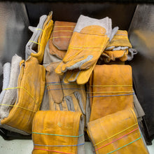 Charger l'image dans la galerie, Original WW2 Onwards British Army Pair of Welding Gloves - REME Issue - The Militaria Shop