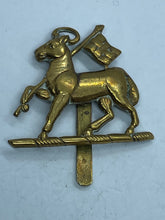 Load image into Gallery viewer, Original WW1 / WW2 Queen's Royal Regiment Cap Badge - The Militaria Shop