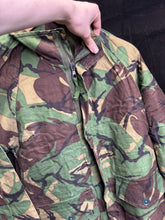 Lade das Bild in den Galerie-Viewer, Surplus British Army DPM Pattern Camouflaged Smock Windproof Cadet-160/84 - The Militaria Shop