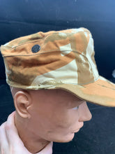 Load image into Gallery viewer, Genuine Omani Oman Desert Camouflage Peaked Cap & Ear Flaps - Size 6 3/8 / 53cm - The Militaria Shop