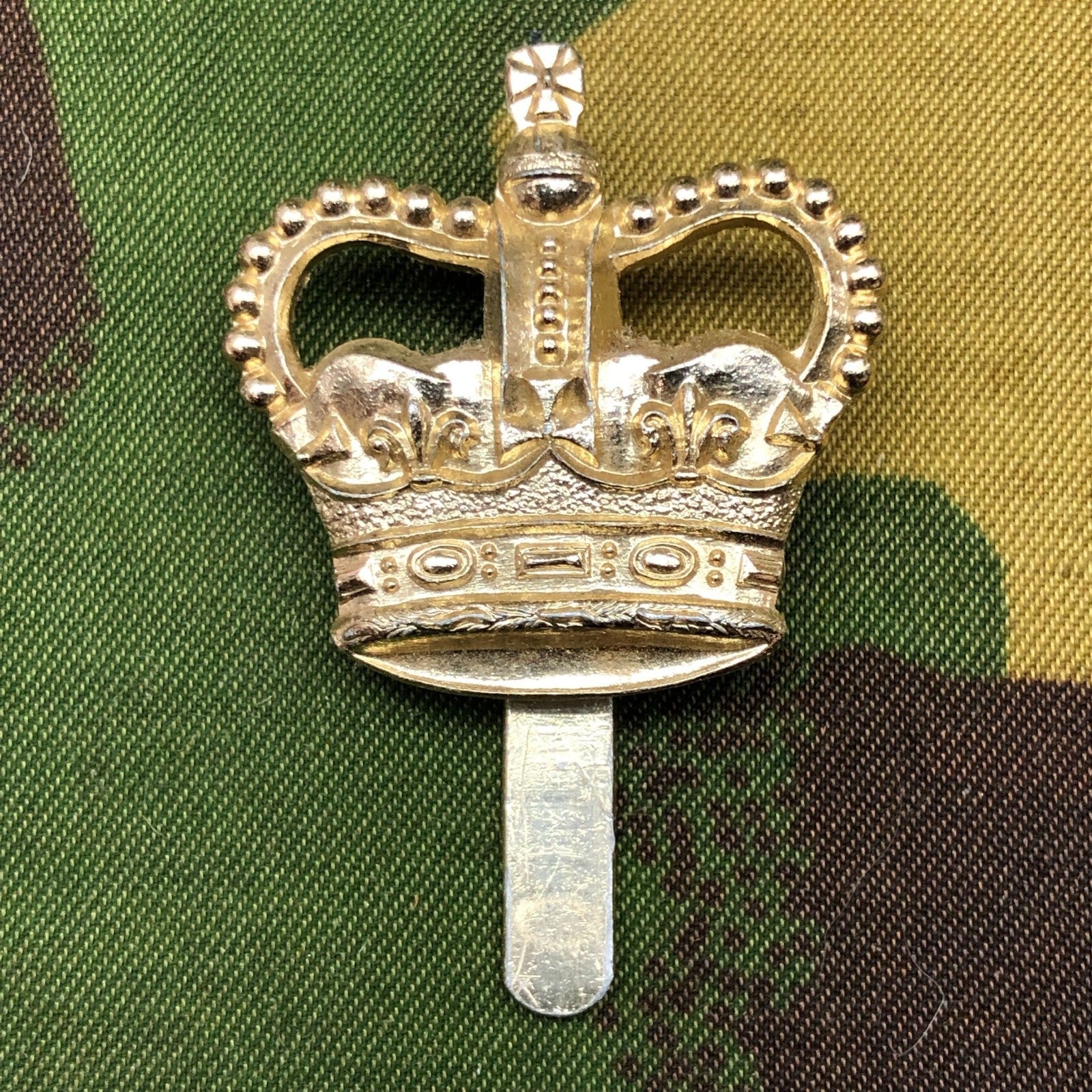 Original British Staybrite Army Cap Badge Ministry of Defence Civilian Employee - The Militaria Shop