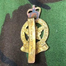 Load image into Gallery viewer, Original Canadian Army Royal Montreal Regiment Cap Badge - The Militaria Shop