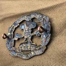 Load image into Gallery viewer, Original WW1 British Army South Lancashire Regiment Cap Badge - The Militaria Shop