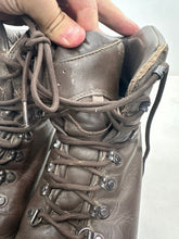 Lade das Bild in den Galerie-Viewer, British Army Surplus Brown Leather Combat Boots - ITURRI - Size UK 9 M - The Militaria Shop