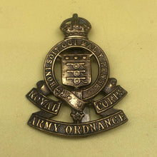 Load image into Gallery viewer, Original WW2 British Army Royal Army Ordnance Corps RAOC Cap Badge - The Militaria Shop