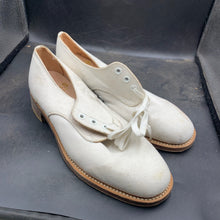 Charger l'image dans la galerie, Genuine British Army Summer White Dress Shoes - Size 230 - Approx UK 4.5 - The Militaria Shop