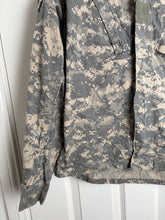 Charger l'image dans la galerie, Surplus US Army ACU Combat Uniform Jacket-Medium Regular - The Militaria Shop