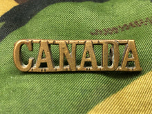 Load image into Gallery viewer, Genuine Canadian Army WW1 Brass Shoulder Title - CANADA - The Militaria Shop
