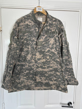 Charger l'image dans la galerie, Surplus US Army ACU Combat Uniform Jacket-Medium-Long - The Militaria Shop