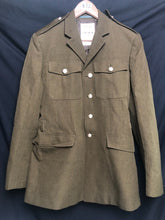 Lade das Bild in den Galerie-Viewer, Original British Army No.2 Dress Uniform Jacket - Grade 1 - Size 176/100/84 - The Militaria Shop