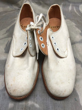 Load image into Gallery viewer, Genuine British Army Women's White Summer Shoes - WW2 Pattern - Size UK 3 S - The Militaria Shop