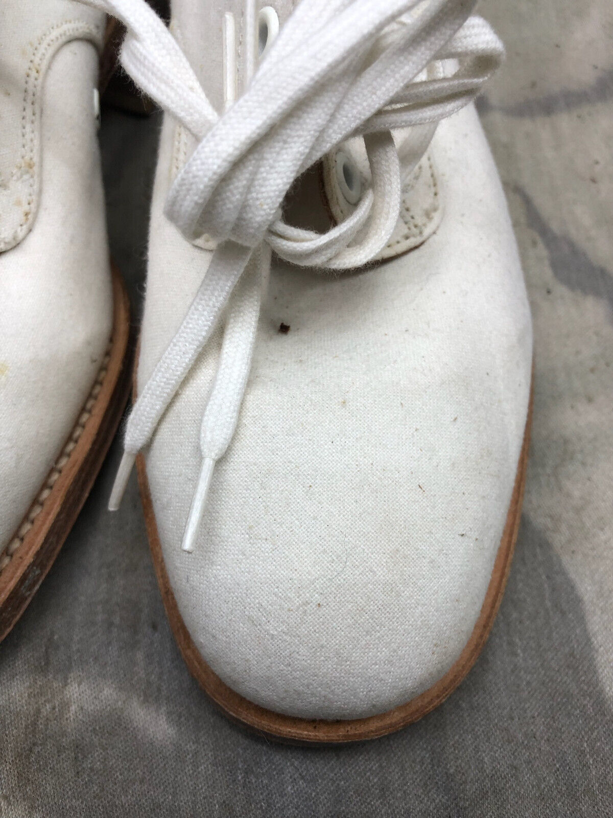 Genuine British Army Women's White Summer Shoes - WW2 Pattern - Size UK 3 M - The Militaria Shop