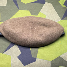 Load image into Gallery viewer, Original British Army Guards Divisions Beret - Size 55cm - The Militaria Shop