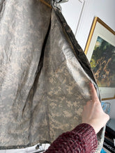 Charger l'image dans la galerie, Surplus US Army ACU Combat Uniform Jacket-Medium X Long - The Militaria Shop