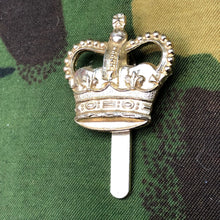 Charger l'image dans la galerie, Original British Staybrite Army Cap Badge Ministry of Defence Civilian Employee - The Militaria Shop
