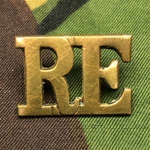 Load image into Gallery viewer, Genuine British Army WW1 Brass Shoulder Title - Royal Engineers - The Militaria Shop