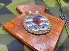 Lade das Bild in den Galerie-Viewer, Original Royal Navy HMS Gavinton Wall Plaque - The Militaria Shop