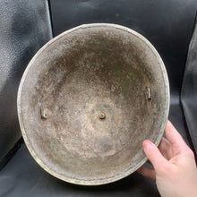 Lade das Bild in den Galerie-Viewer, Original WW2 British/Canadian Army Mk3 Turtle Combat Helmet - The Militaria Shop