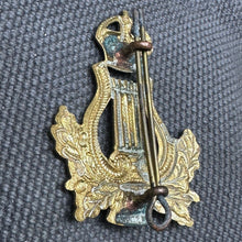 Load image into Gallery viewer, Original WW1 British Army Cap Badge - Musicians and Bandsmen - The Militaria Shop