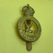 Load image into Gallery viewer, Original WW1 British Army Cap Badge - Hertfordshire Regiment - The Militaria Shop