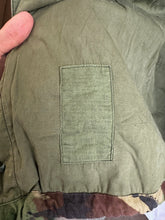 Load image into Gallery viewer, Genuine British Army Surplus DPM Camouflaged 1968 Pattern Smock - Size 7 - 38" - The Militaria Shop
