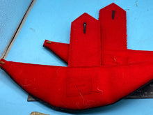 Lade das Bild in den Galerie-Viewer, Pair of Original British Army Grenadier Guards Bandsman's Epaulettes / Wings - The Militaria Shop