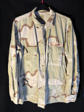 Charger l'image dans la galerie, Gulf War US Army DCU Camouflaged Combat Field Coat/Jacket - Large/Long - The Militaria Shop