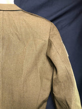 Lade das Bild in den Galerie-Viewer, Original British Army No.2 Dress Uniform Jacket - Grade 1 - Size 176/92/76 - The Militaria Shop