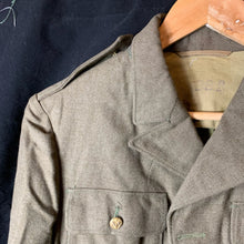 Lade das Bild in den Galerie-Viewer, Original WW2 US Army Class A Dress Jacket 1942 - Private Ryan Prop - 38" Regular - The Militaria Shop