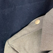 Lade das Bild in den Galerie-Viewer, Original WW2 US Army Class A Dress Jacket 1943 - Private Ryan Prop - 39" Large - The Militaria Shop