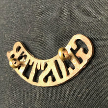 Load image into Gallery viewer, Original WW1 British Army Brass Shoulder Title - Gloster Regiment - The Militaria Shop