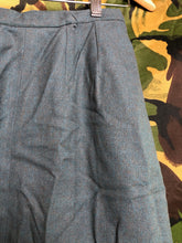 Lade das Bild in den Galerie-Viewer, British Army Women's Skirt Lovat Green - Size 24" Waist - The Militaria Shop