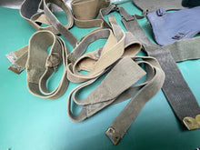Lade das Bild in den Galerie-Viewer, Original Large Group of British Army 37 Pattern Mixed Webbing - The Militaria Shop