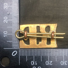 Lade das Bild in den Galerie-Viewer, Original WW1 British Army Royal Engineers RE Brass Shoulder Title - The Militaria Shop