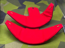 Load image into Gallery viewer, Original British Army Irish Guards Bandsman's Swallows Nest Epaulettes - The Militaria Shop