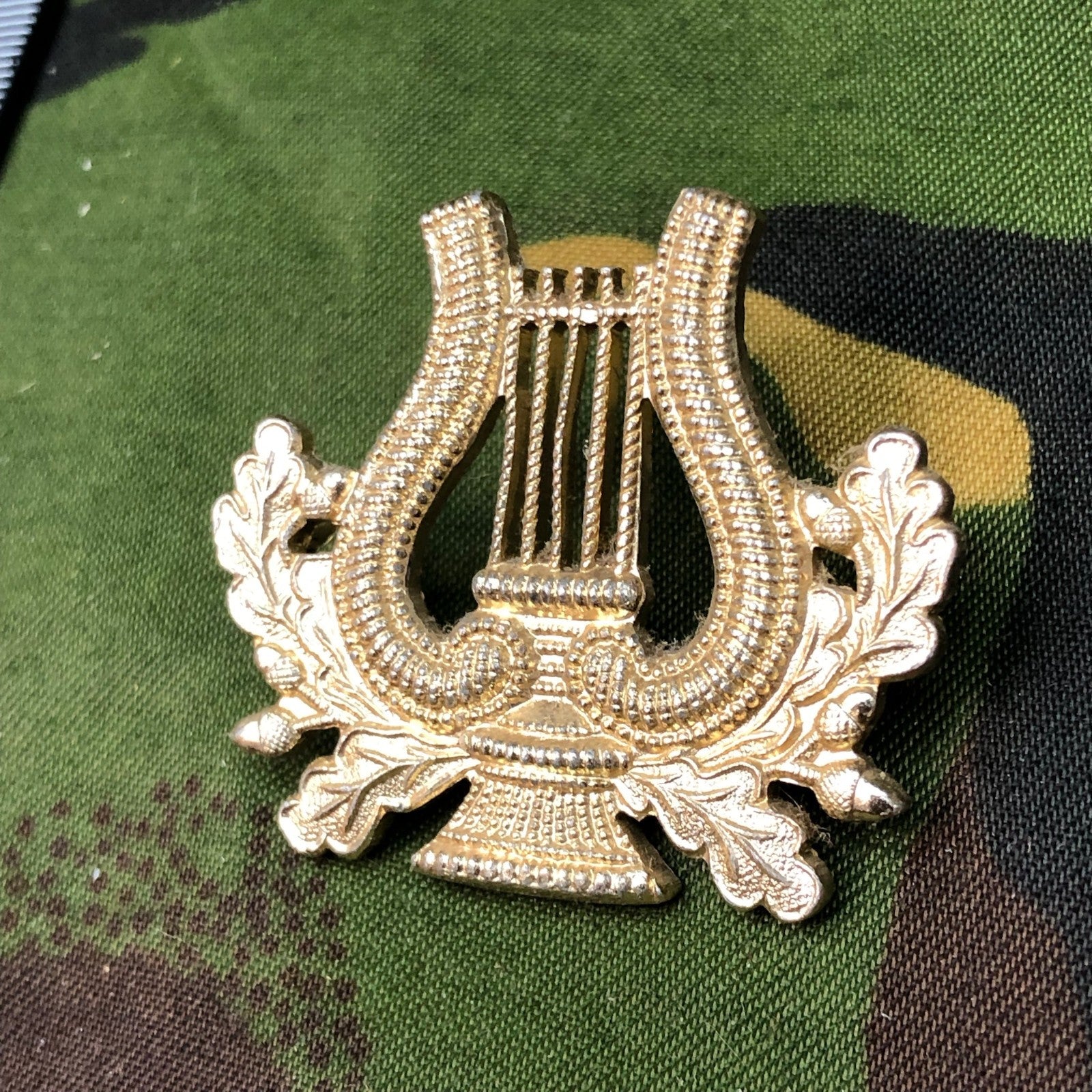 Original British Army Regimental Cap Badge - Bandsman Lyre - The Militaria Shop