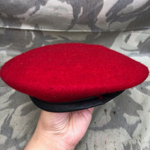 Charger l'image dans la galerie, Genuine British Army Royal Military Police Beret - Size 57 - The Militaria Shop
