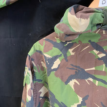 Lade das Bild in den Galerie-Viewer, Genuine British Army Surplus DPM Windproof Combat Smock - Size 180/96 - The Militaria Shop