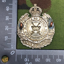 Charger l'image dans la galerie, Original WW1 British Army Cap Badge - 10th Btn London Regiment Paddington Rifles - The Militaria Shop