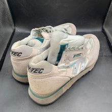 Load image into Gallery viewer, Genuine British Army Surplus White PT Running / Gym Shoes Trainers - Size UK 8 - The Militaria Shop