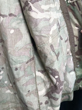 Lade das Bild in den Galerie-Viewer, British Army MTP Camouflaged Combat Jacket Warm Weather - Size 170/88 - The Militaria Shop
