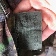 Lade das Bild in den Galerie-Viewer, Genuine British Army Lightweight Camouflaged Combat Jacket Woodland DPM 180/104 - The Militaria Shop