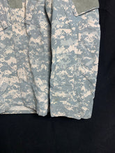 Charger l'image dans la galerie, US Army Issue ACU Digicam Digital Camouflage Ripstop Shirt - Medium Long - The Militaria Shop