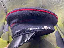 Lade das Bild in den Galerie-Viewer, Original British Army Royal Engineers Peaked Cap - Size 56cm Approx - The Militaria Shop