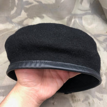 Lade das Bild in den Galerie-Viewer, Genuine British Army Forces Beret - RTR Royal Tank Regiment - Size 56 - The Militaria Shop