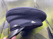 Lade das Bild in den Galerie-Viewer, Original British Army Peaked Cap with EIIR Buttons - Size 57cm - The Militaria Shop
