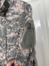Charger l'image dans la galerie, Surplus US Army ACU Combat Uniform Jacket -Size Large-Short - The Militaria Shop